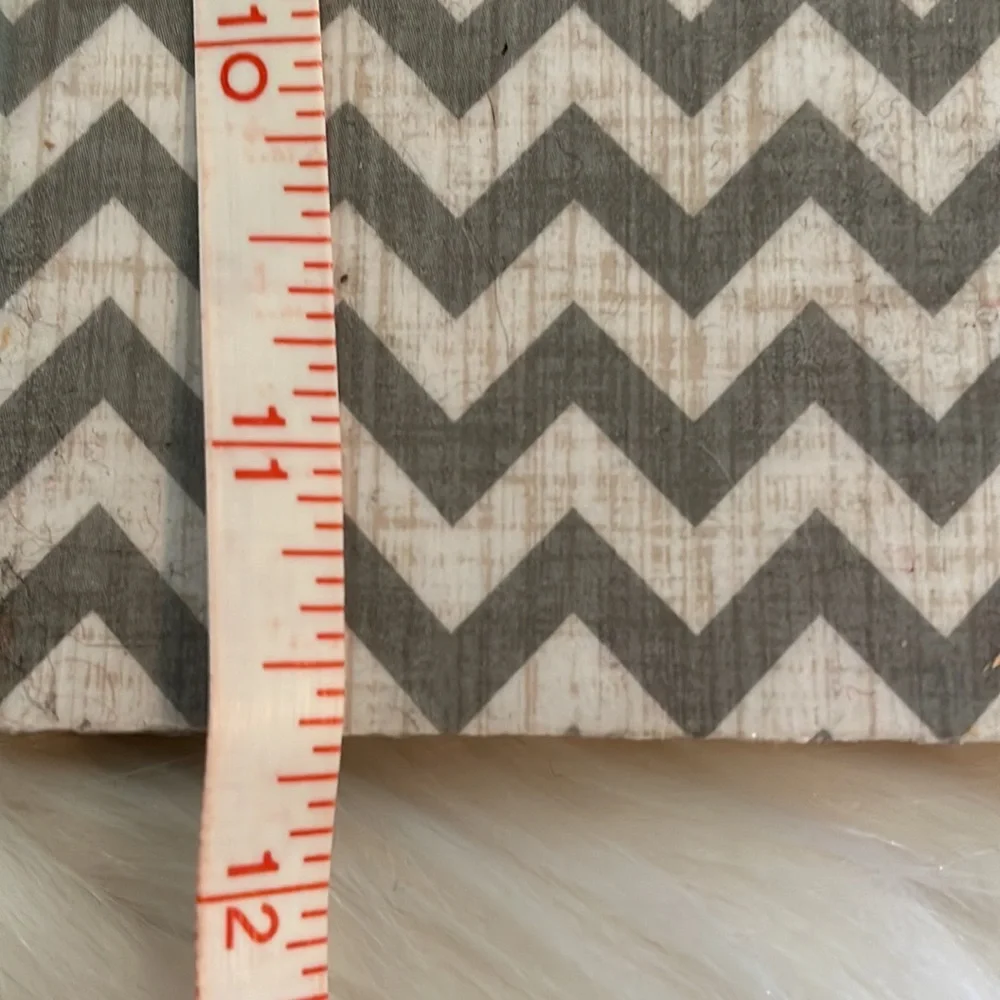 Wall Decor with Hooks 🪝 Chevron‎ style